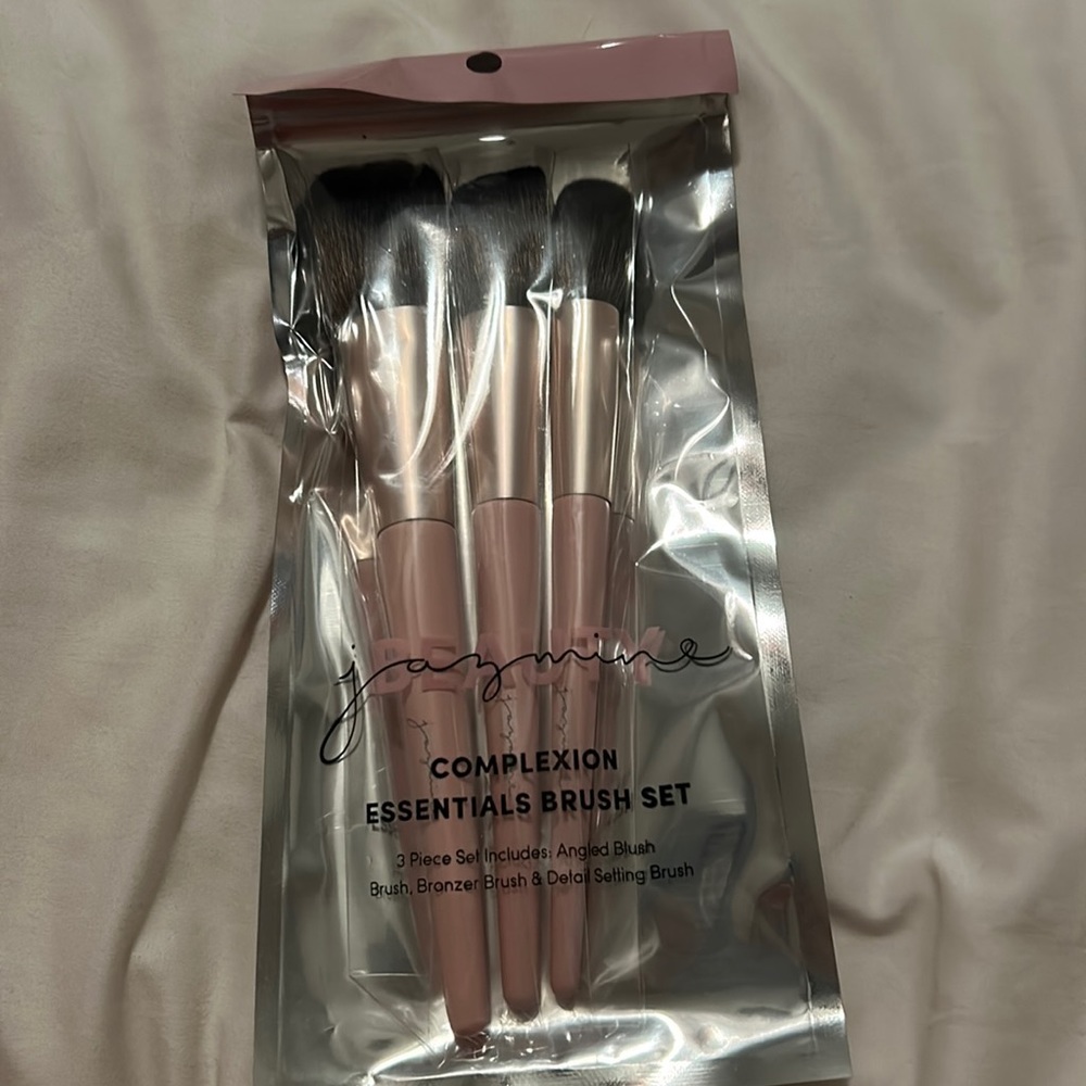 Jasmine Beauty Brush Set NEVER USED